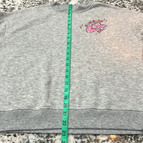 Cowgirl Era Sweatshirt Gray Pullover Western Cowboy Hat Groovy Like New Top - Picture 6 of 6